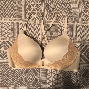Victoria’s Secret 36C front latch bra